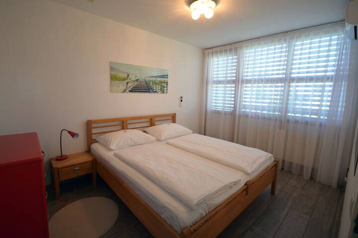 Room 5 of 38