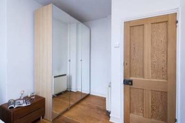 Room 11 of 19