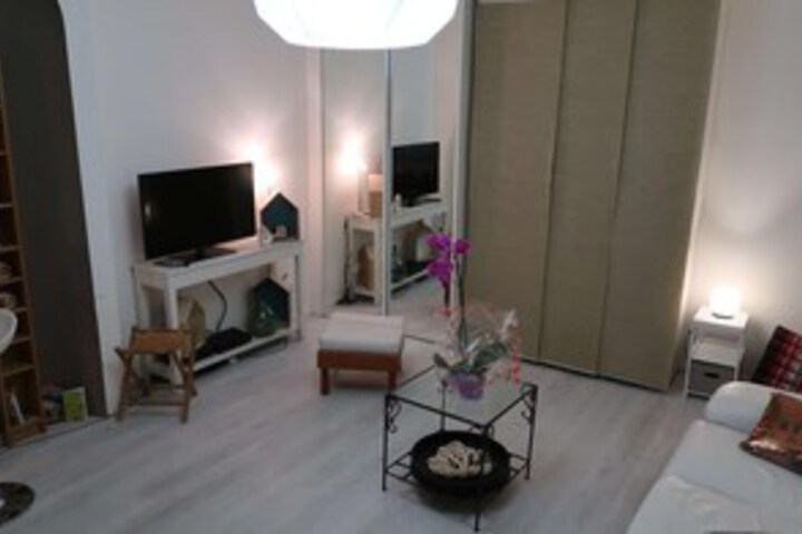Room 6 of 19