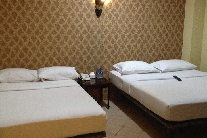 Room 3 of 40