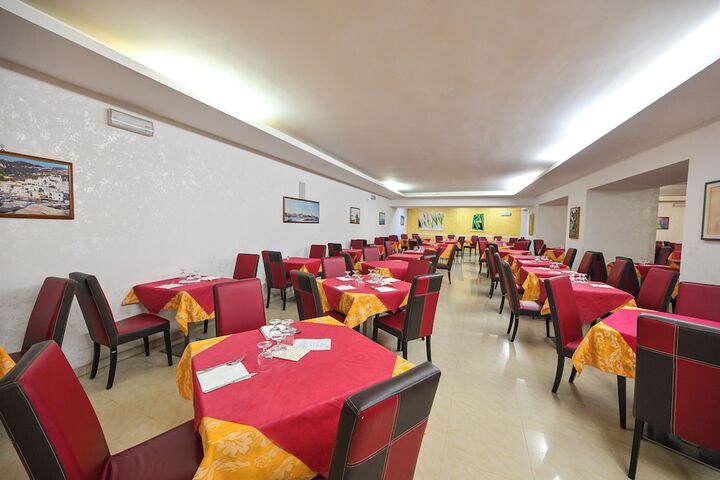 Dining 54 of 71