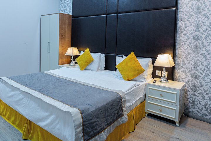 Room 25 of 60