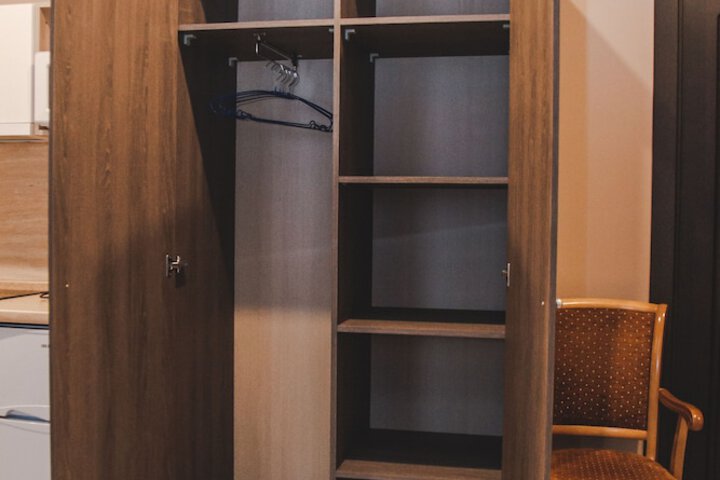 Room 17 of 43