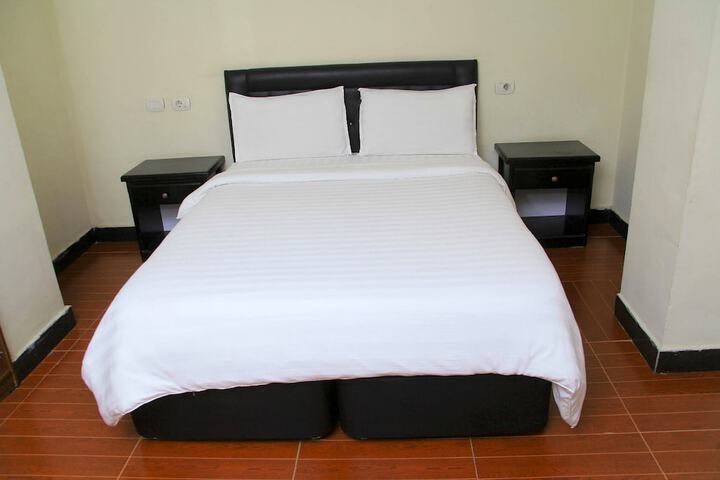 Room 8 of 25