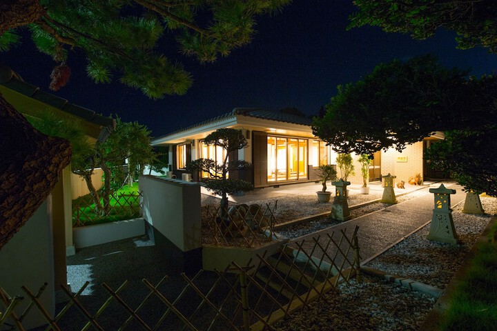 Hotel Exterior 15 of 22