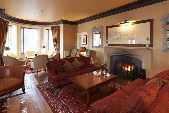 Lounge 45 of 59
