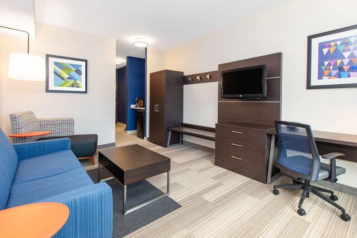 Room 12 of 74
