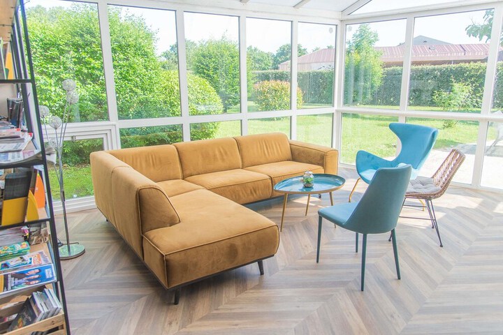 Lounge 95 of 130
