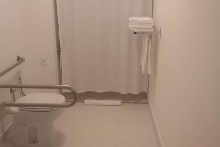 Room 19 of 34