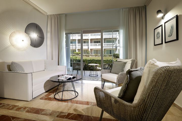 Room 25 of 274