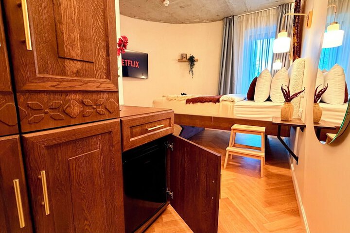 Room 53 of 175