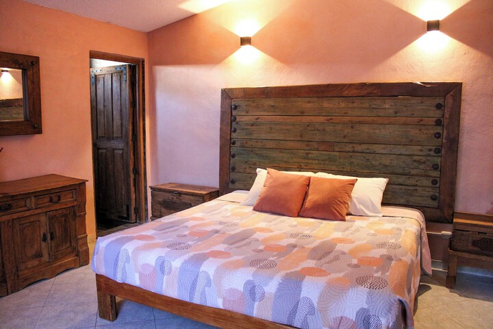 Room 8 of 27