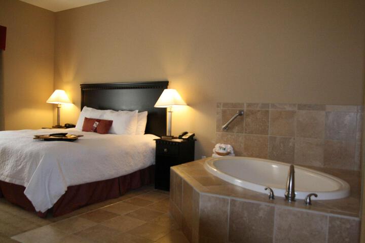 1 King Bed (8 of 8)