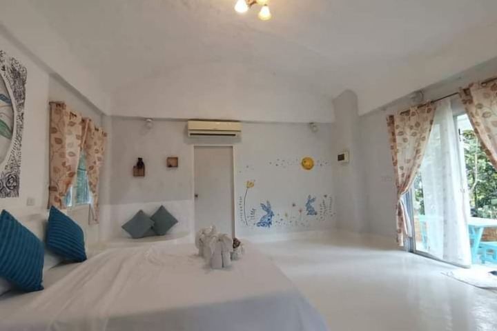 Room 19 of 108
