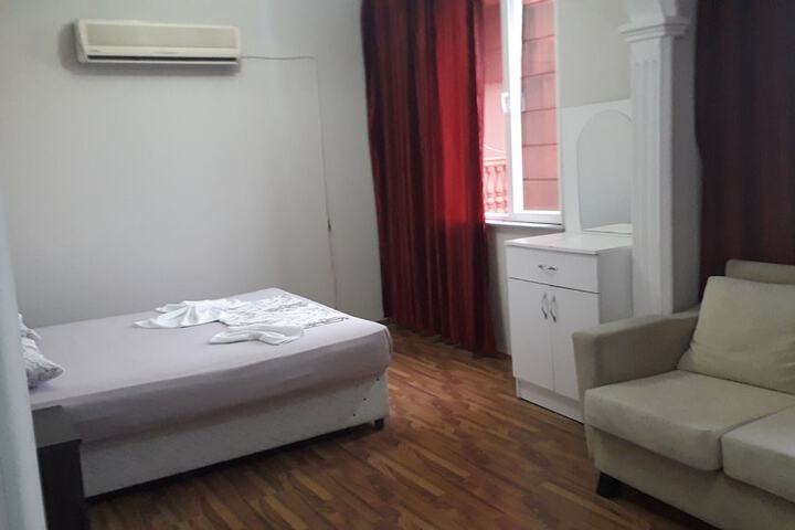 Room 4 of 25