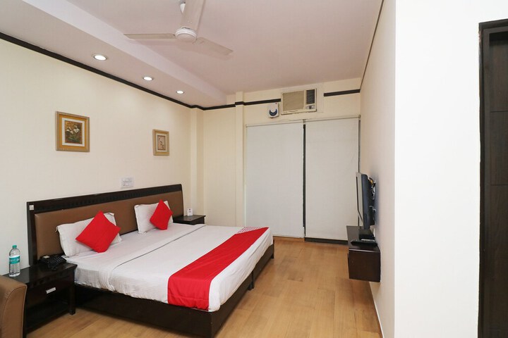 Room 8 of 24