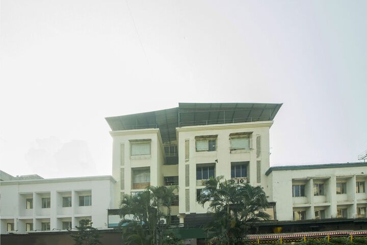 OYO 24458 Hotel Saim Pride