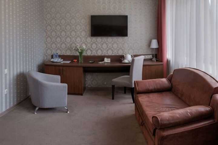 Room 23 of 66