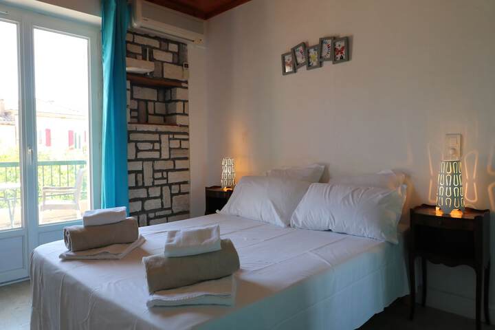 Room 8 of 35