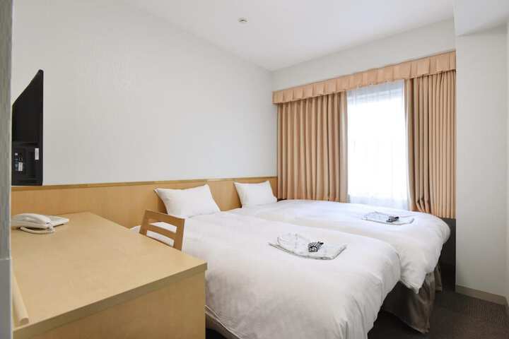 Room 8 of 23