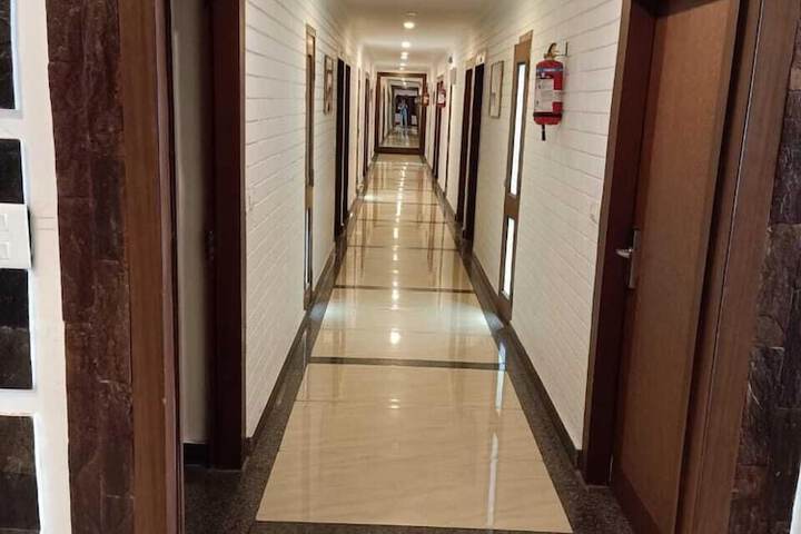 Room 36 of 77