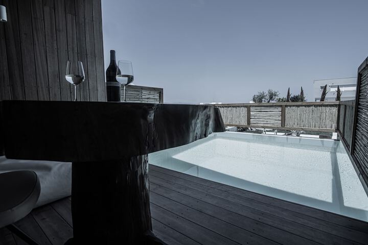 Pool 33 of 60