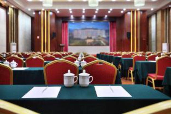 Lijiang Hotel (Lijiang Municipal Government Guest House)