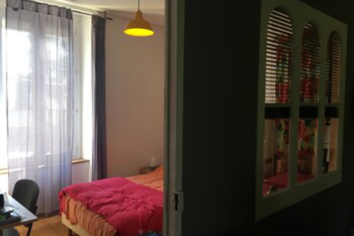 Room 23 of 28