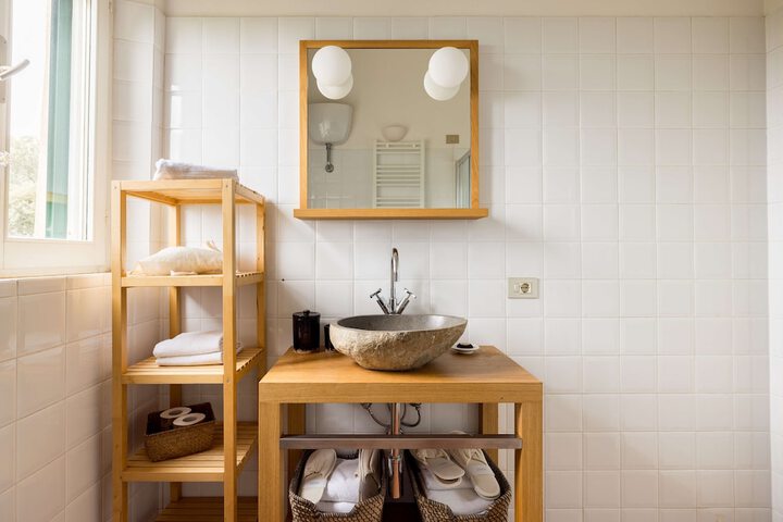 Room 42 of 51