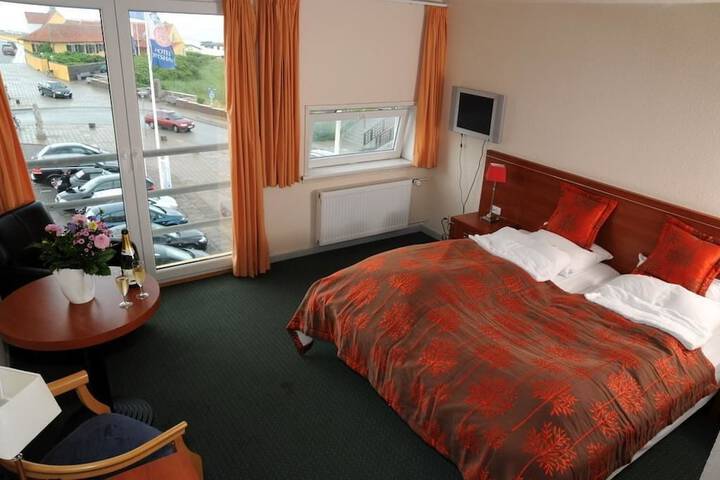Room 4 of 58