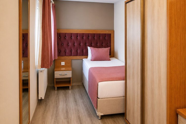 Room 8 of 65