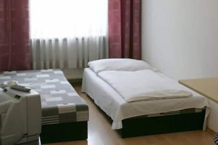 Room 15 of 31
