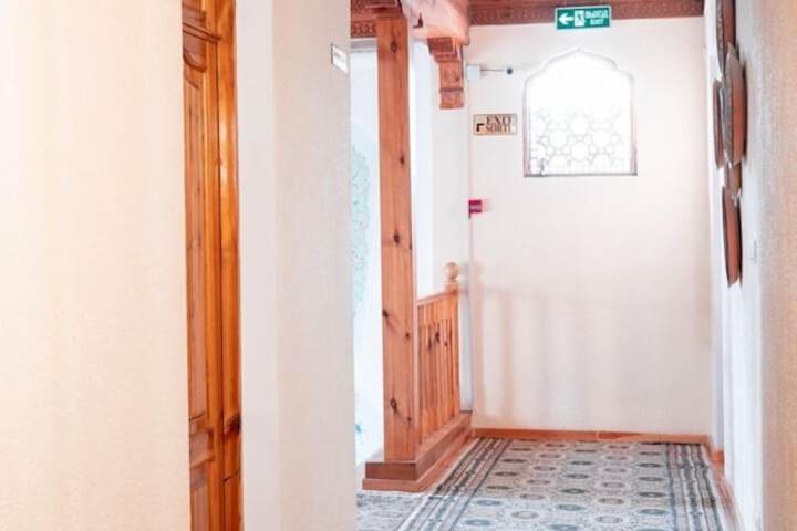 Ballroom/Hall 96 of 132