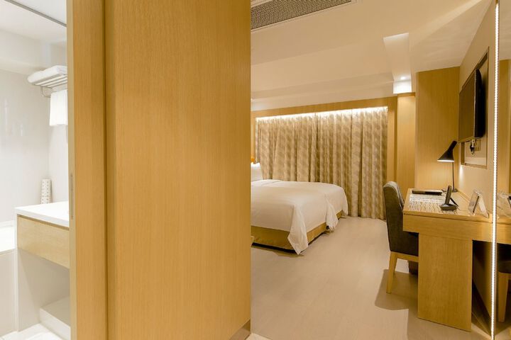 Room 20 of 36