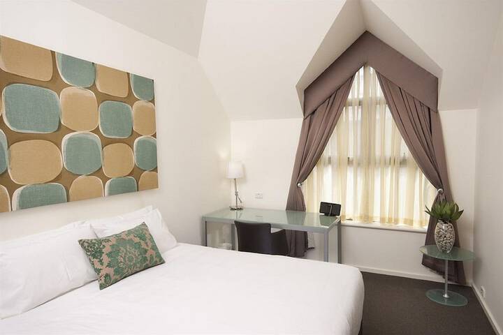 Room 4 of 31