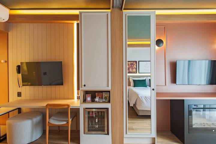 Room 12 of 47