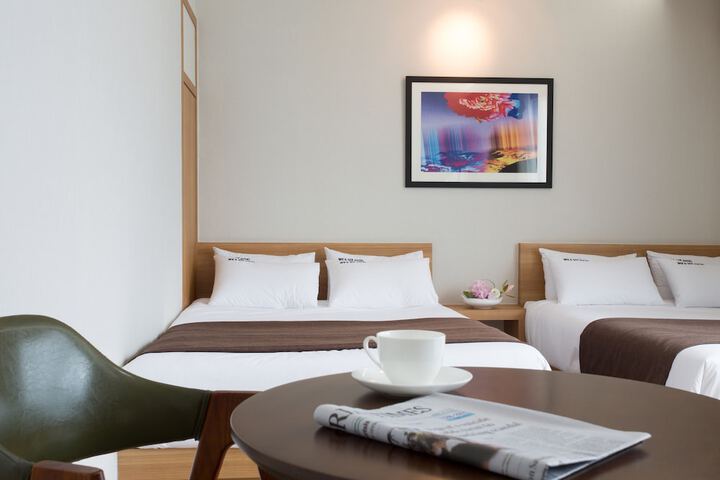 Room 2 of 32