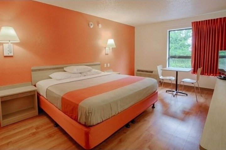 2 Double Beds (6 of 21)