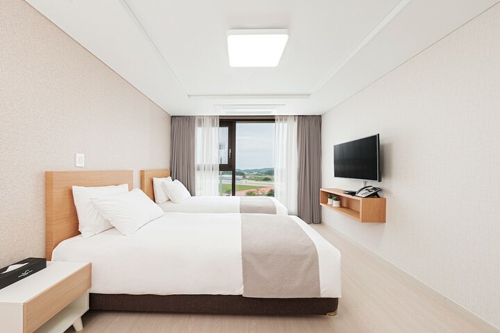 Room 9 of 39
