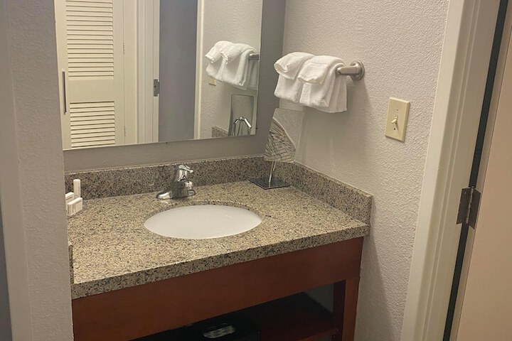 Bathroom sink