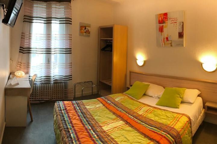 Room 5 of 49