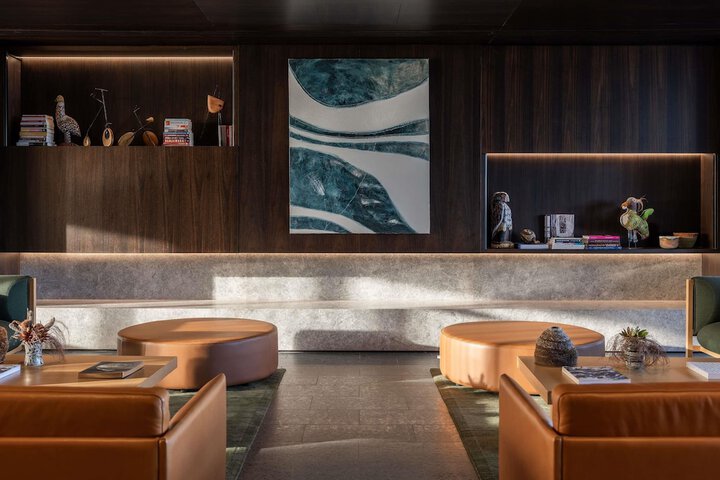 Hotel 77 of 82