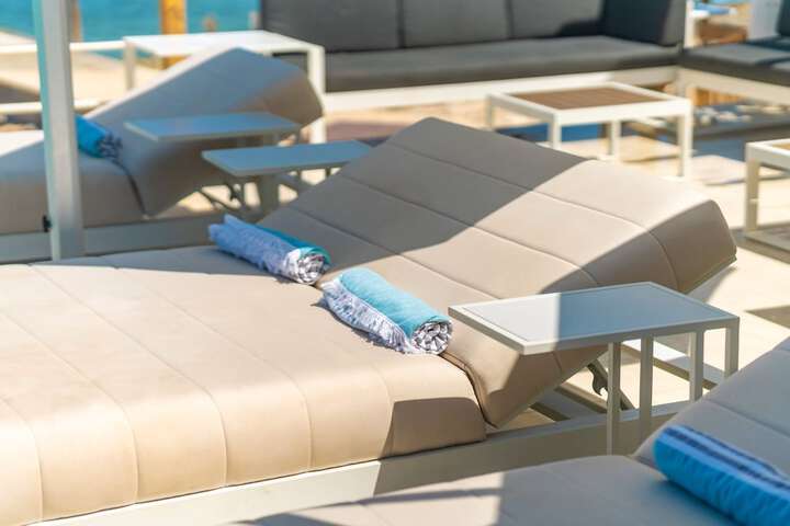 Sundeck 84 of 88