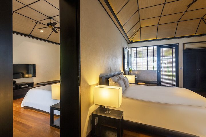 Room 13 of 200