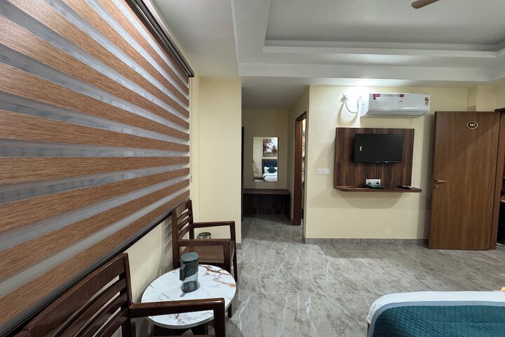 Room 21 of 30