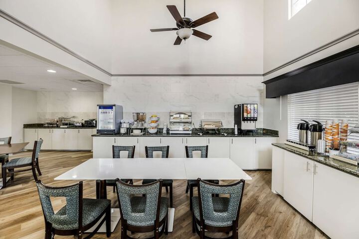 Breakfast area