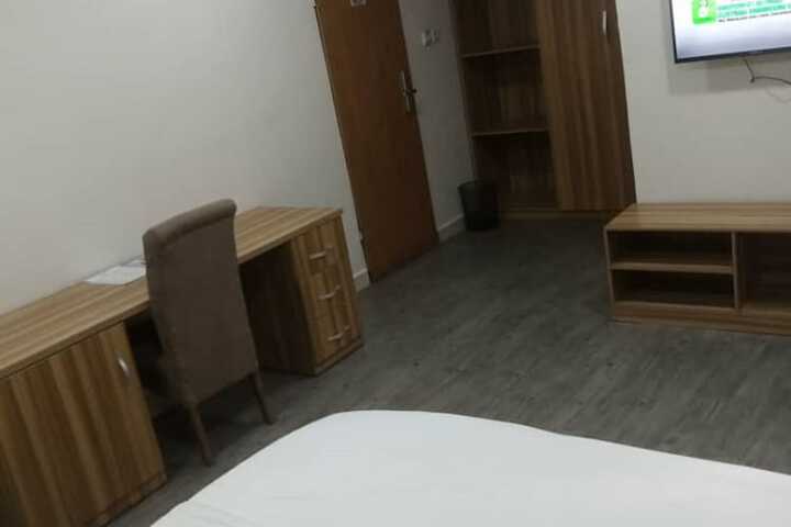 Room 8 of 14