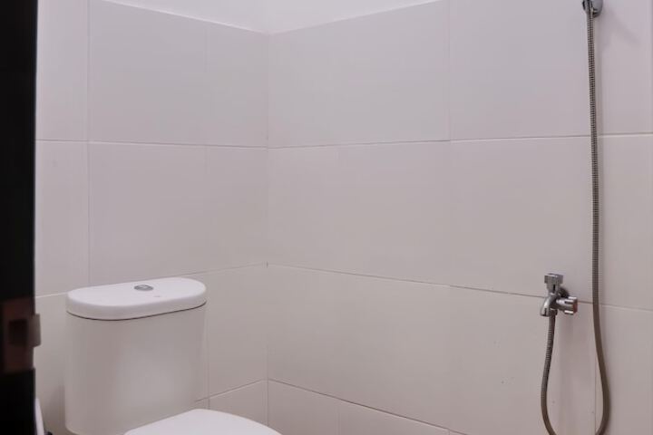 Room 12 of 16