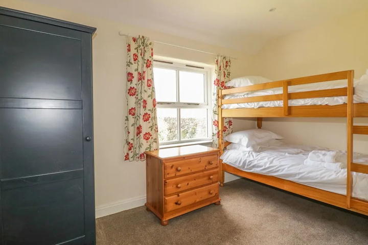 Room 4 of 19