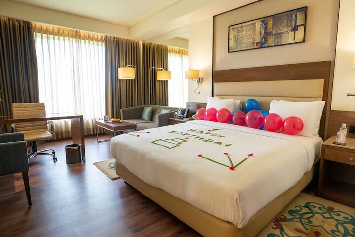 Room 32 of 84